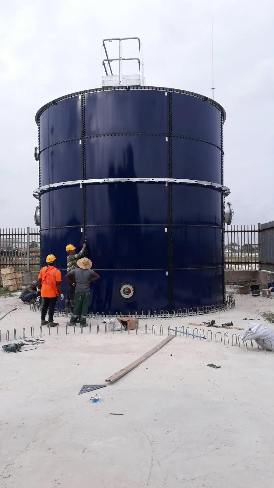 Industrial bolted water storage tank installation